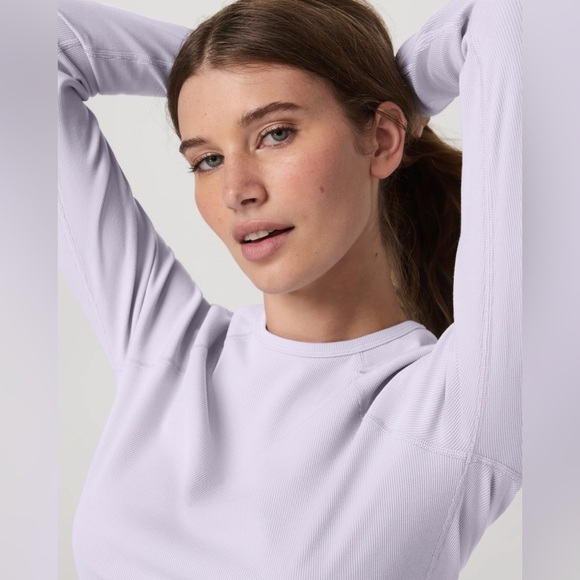 Like New Vuori Long Sleeve Pose Crew - Picture 5 of 8